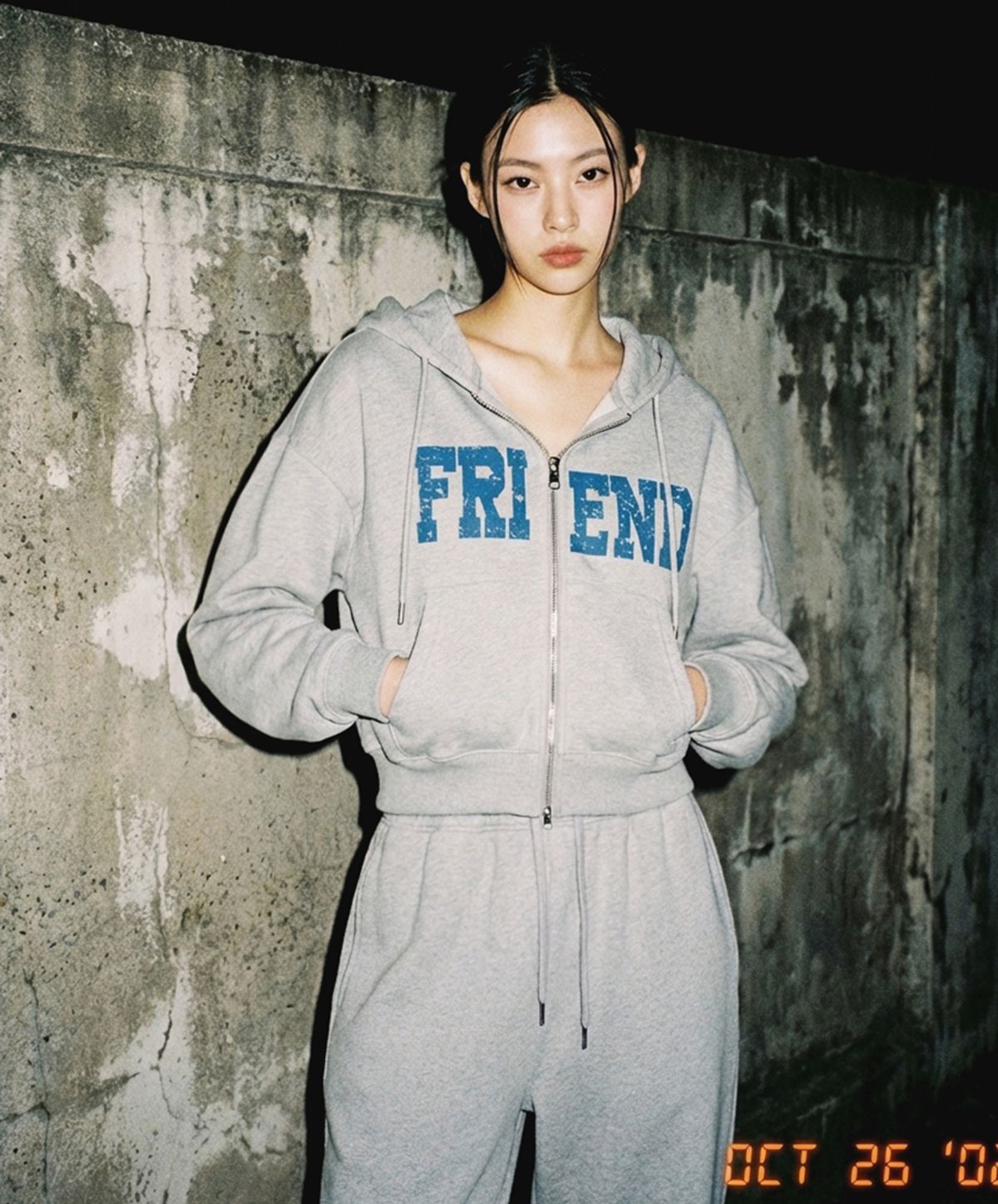 리브레너(REBRENNER) 프렌드 오버사이즈 볼륨 크롭 후디집업 메란지 블루