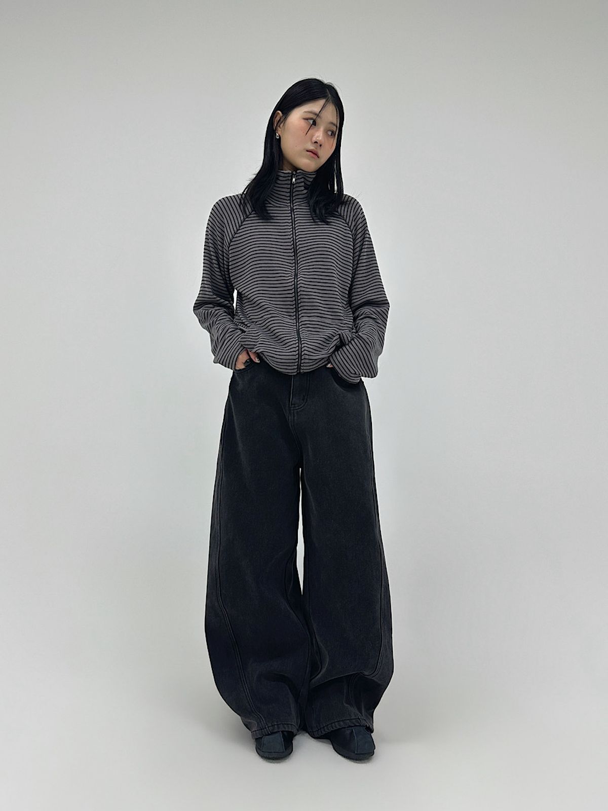 아포엠(APOEM) Stripe Zip-Up Top (2C)