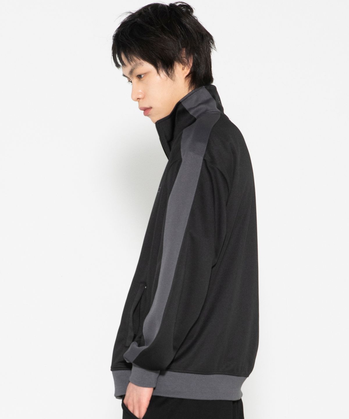 엑스톤즈(XTONZ) XJ136 엑시스 트랙 집업 (BLACK)