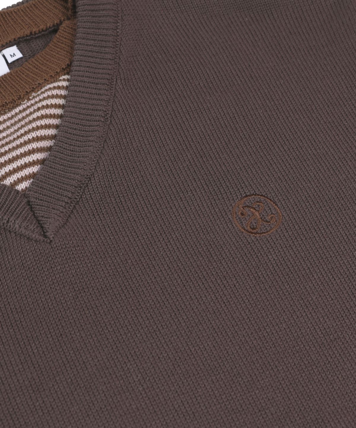 엑스톤즈(XTONZ) XTK180 스트라이프 레이어드 브이넥 풀오버 니트 (BROWN)