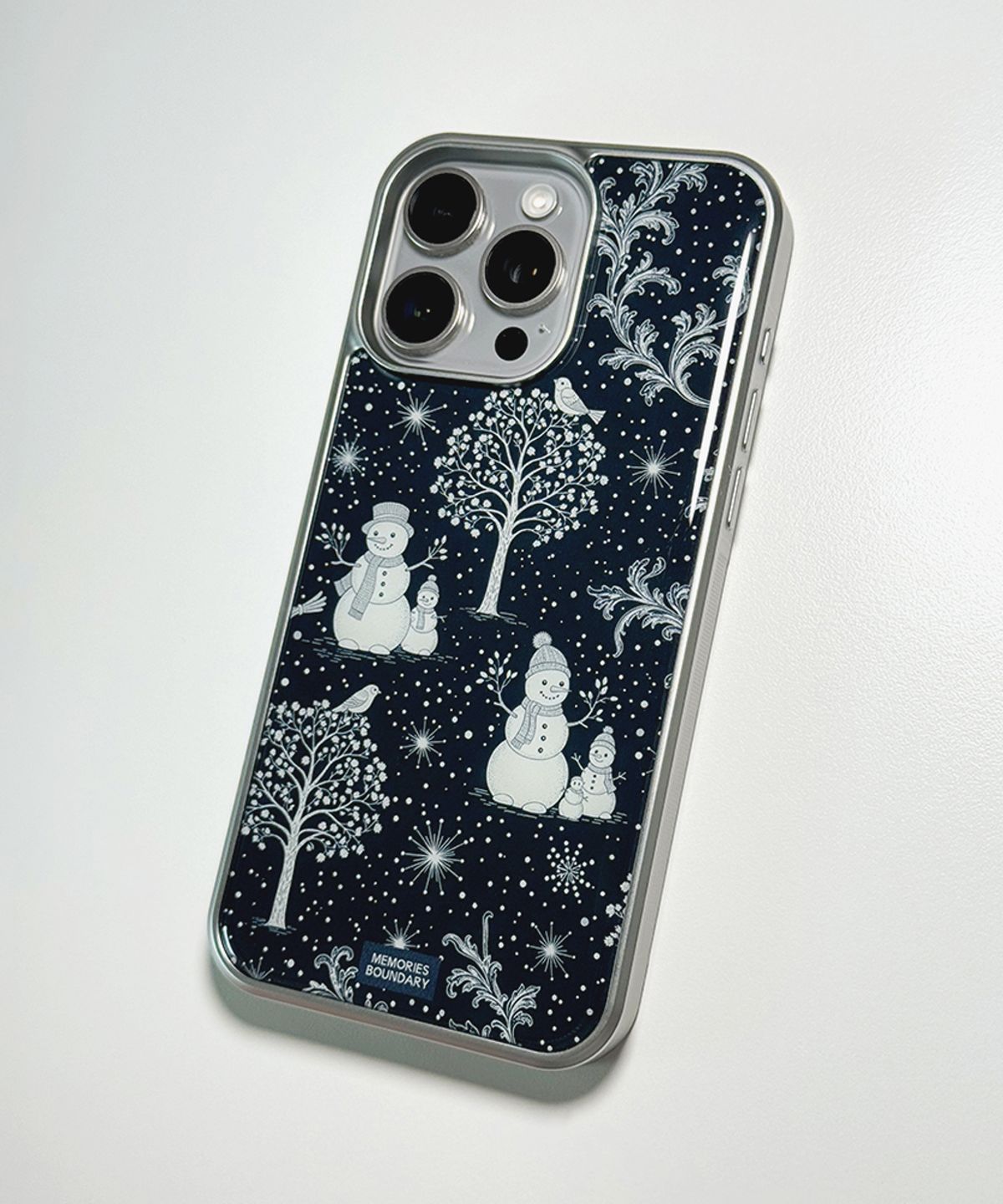 메모리즈바운더리(MEMORIESBOUNDARY) Winter Tales Toile Phone Case Midnight Navy (SV_Epoxy/MagSafe Glass)