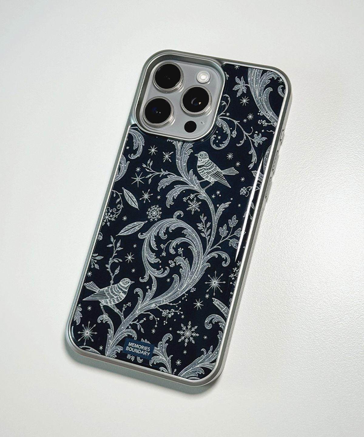 메모리즈바운더리(MEMORIESBOUNDARY) Nocturne Garden Toile Phone Case Midnight Navy (SV_Epoxy/MagSafe Glass)
