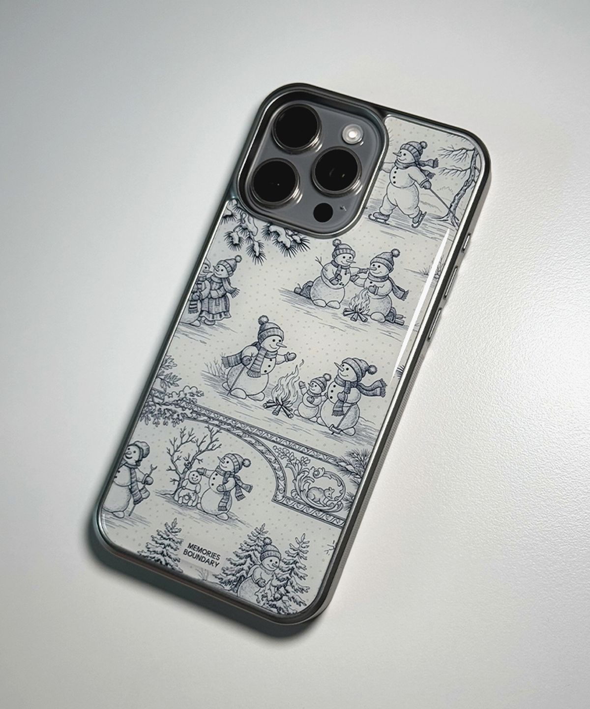 메모리즈바운더리(MEMORIESBOUNDARY) Winter Chronicle Toile Phone Case Soft Ivory (SV_Epoxy/MagSafe Glass)