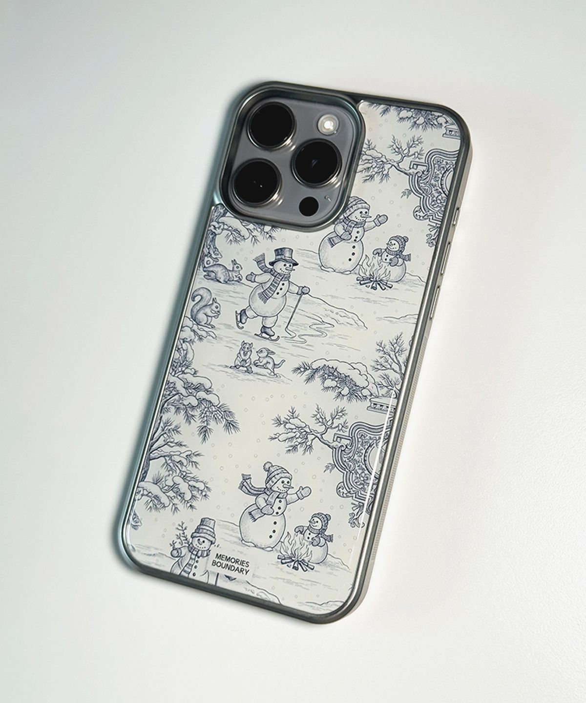 메모리즈바운더리(MEMORIESBOUNDARY) Snow Day Toile Phone Case Soft Ivory (SV_Epoxy/MagSafe Glass)