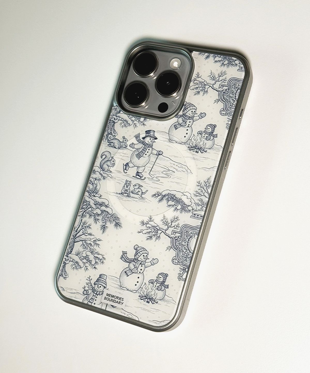 메모리즈바운더리(MEMORIESBOUNDARY) Snow Day Toile Phone Case Soft Ivory (SV_Epoxy/MagSafe Glass)