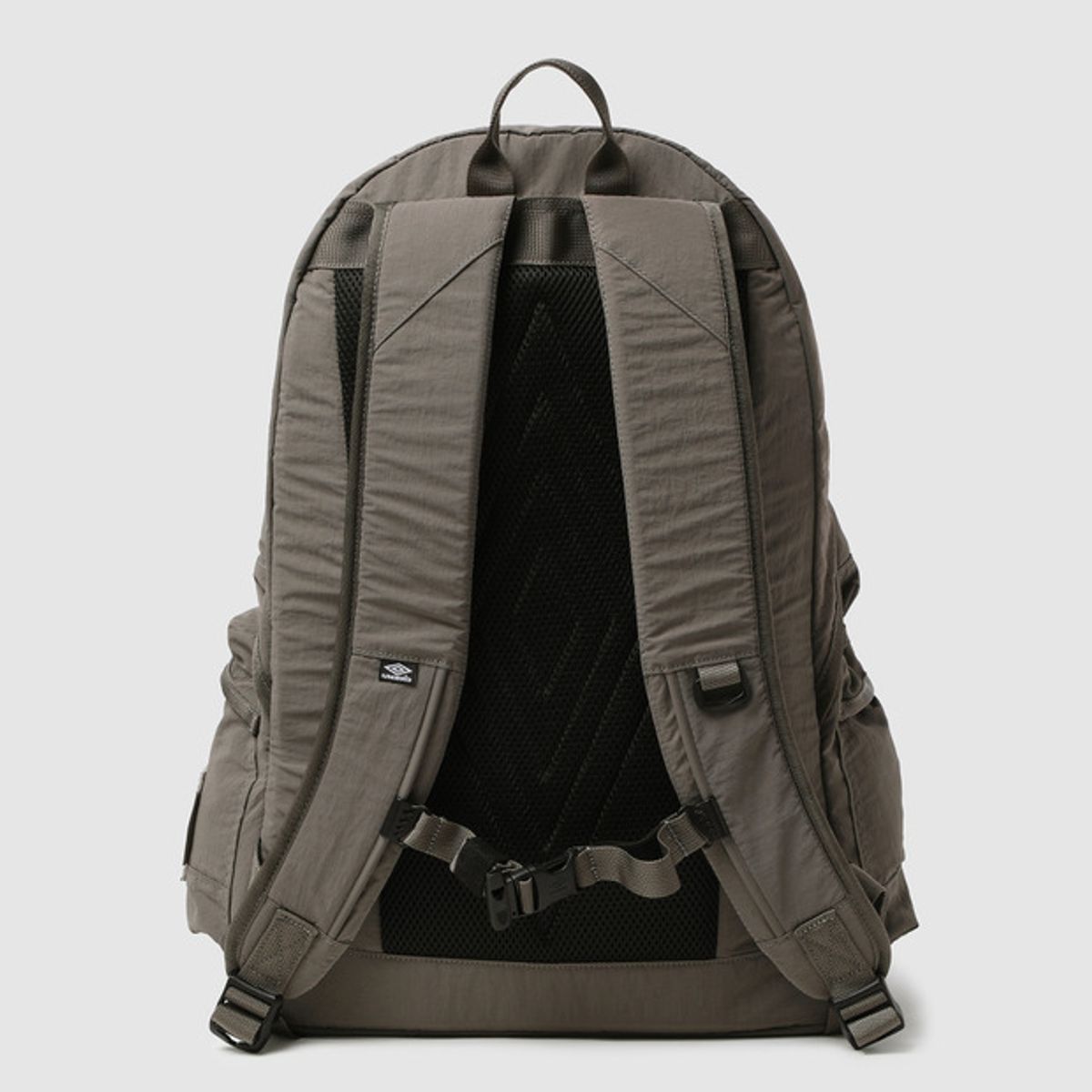 엄브로(UMBRO) 블리츠 백팩 (30L) 카키 베이지 UR123CBP25