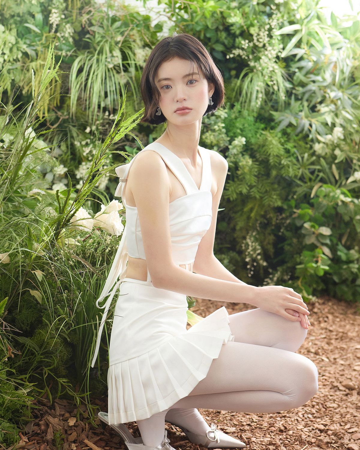 러뷰이(LOVUEE) 케이지 탑 화이트