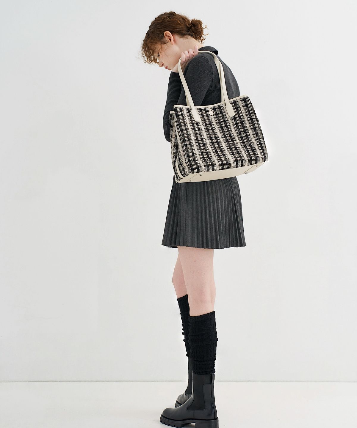비마이사이드(BMYSIDE) 퍼스트 퀸 백 First Queen Bag (White)