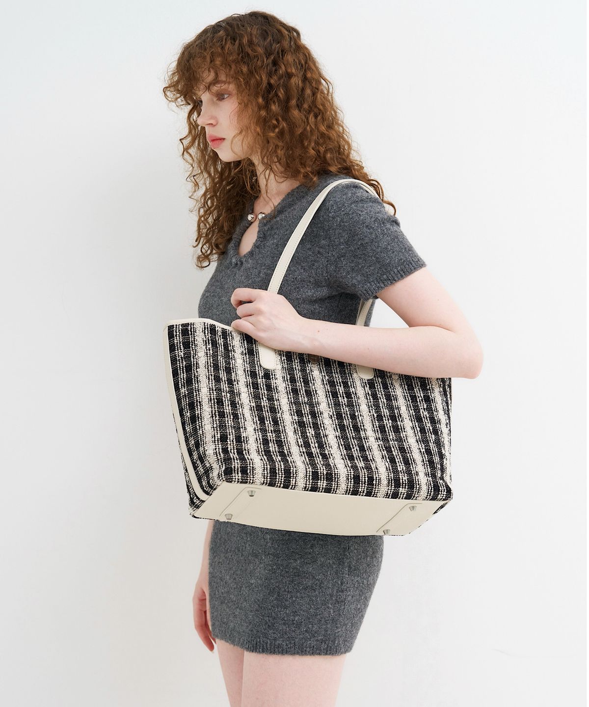 비마이사이드(BMYSIDE) 퍼스트 퀸 백 First Queen Bag (White)