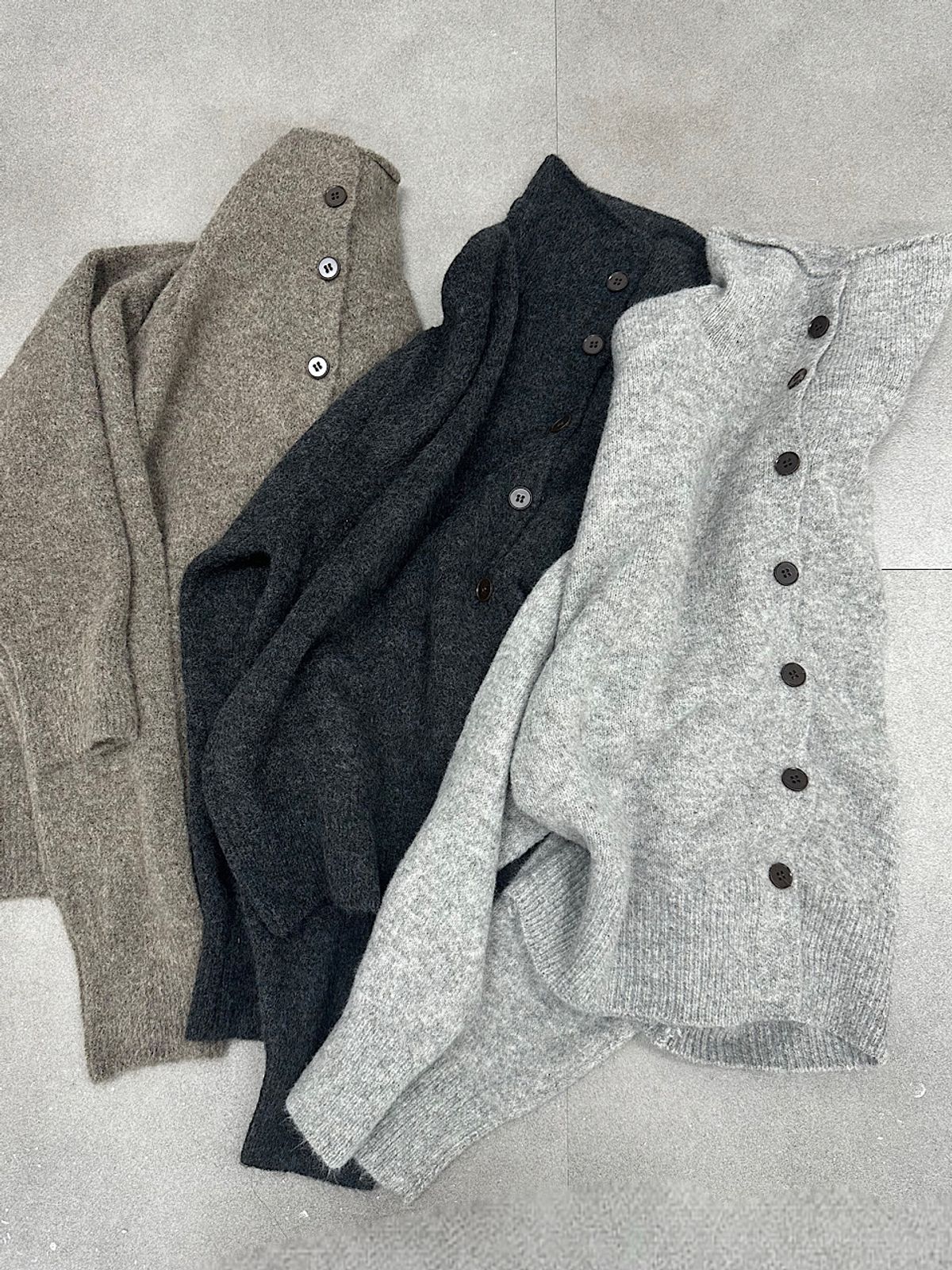 아포엠(APOEM) Soft High Knit Cardigan (3C)