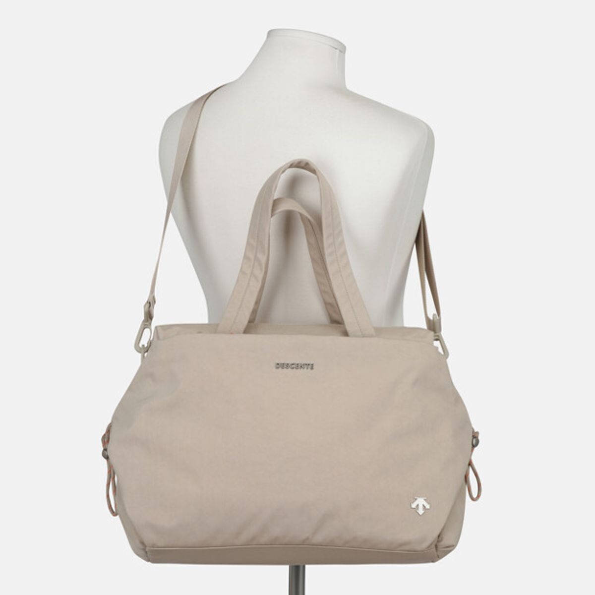 데상트(DESCENTE) 우먼스 트레이닝 짐백 베이지 SR122TBG10
