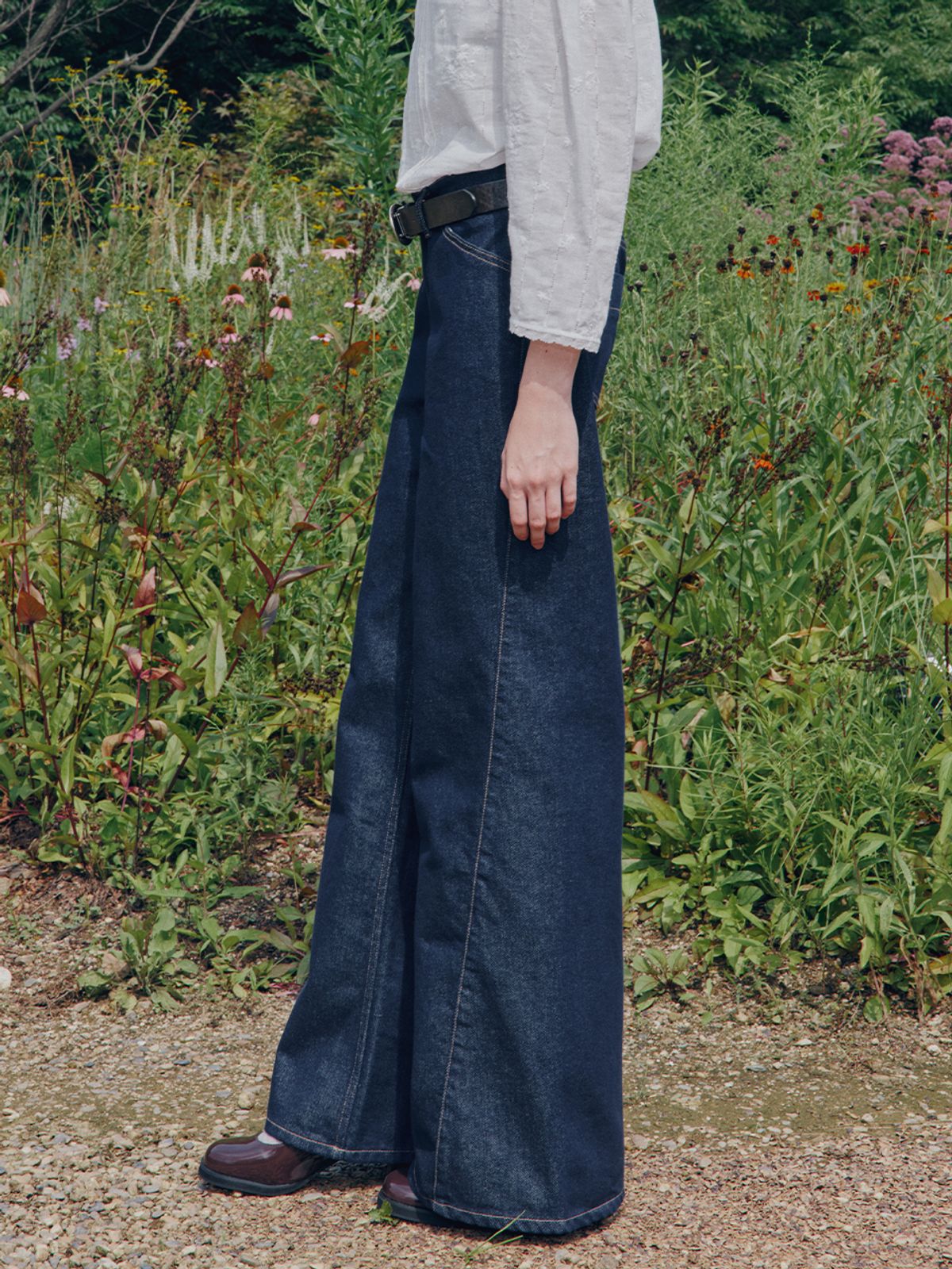 뮈뮈에르(MUEMUER) Non Fade Wide Boot Cut Denim Pants MU2611DN501V