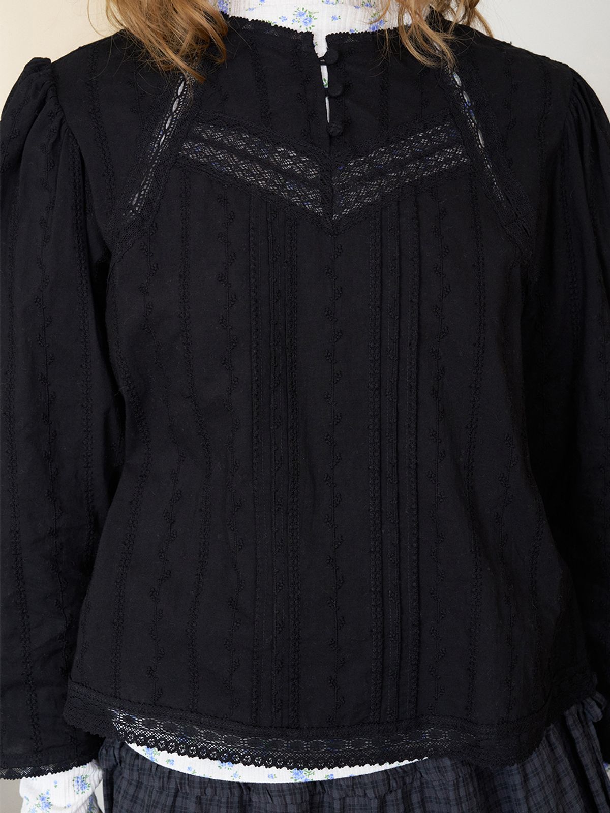 뮈뮈에르(MUEMUER) Cotton Flower Jacquard Lace Blouse MU2611BL501V