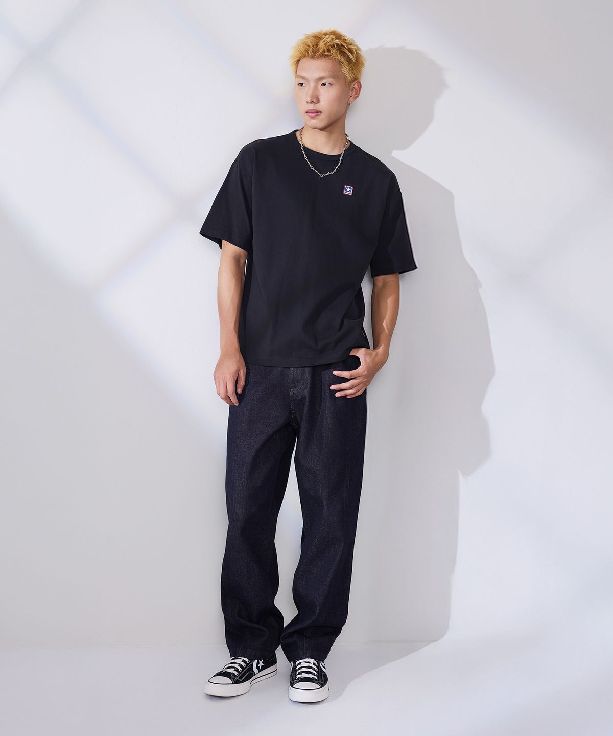 컨버스(CONVERSE) 저지 박스 로고 패치 티셔츠 블랙 UCJ437-023
