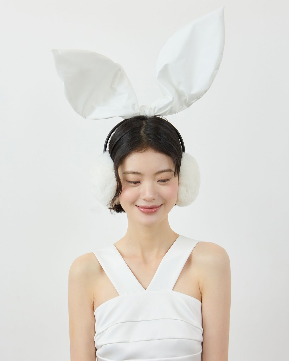 러뷰이(LOVUEE) 플러피 래빗 이어머프 화이트