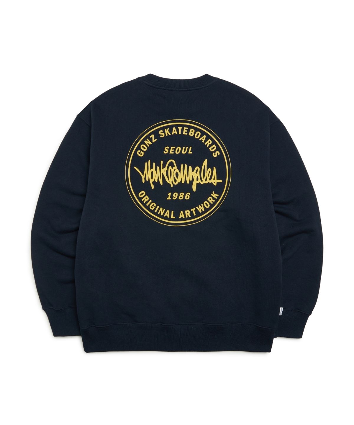 마크곤잘레스(MARK GONZALES) 넥스트 사인 로고 그래픽 스웨트 셔츠 - NAVY