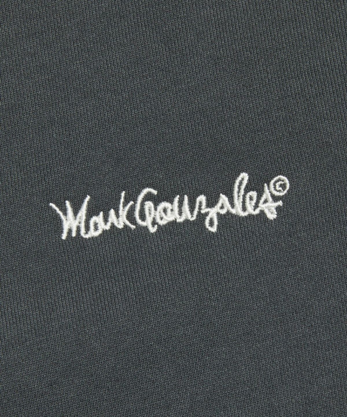 마크곤잘레스(MARK GONZALES) 사인로고 스웨트셔츠 - CHARCOAL