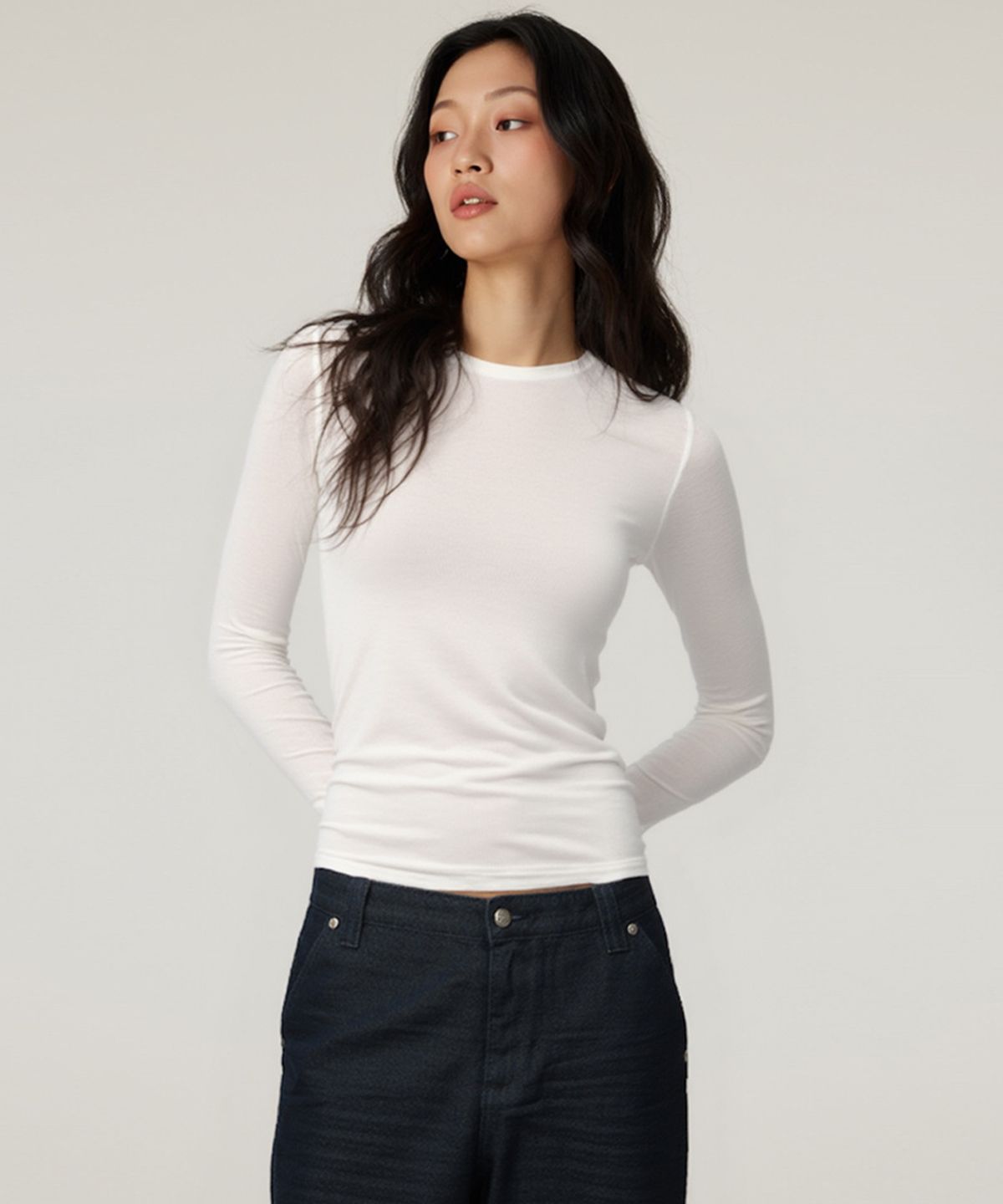 버튼서울(BUTTON SEOUL) [우먼즈] 울블렌드 베이직 슬림 브이넥 롱슬리브 티셔츠 (3 COLORS)