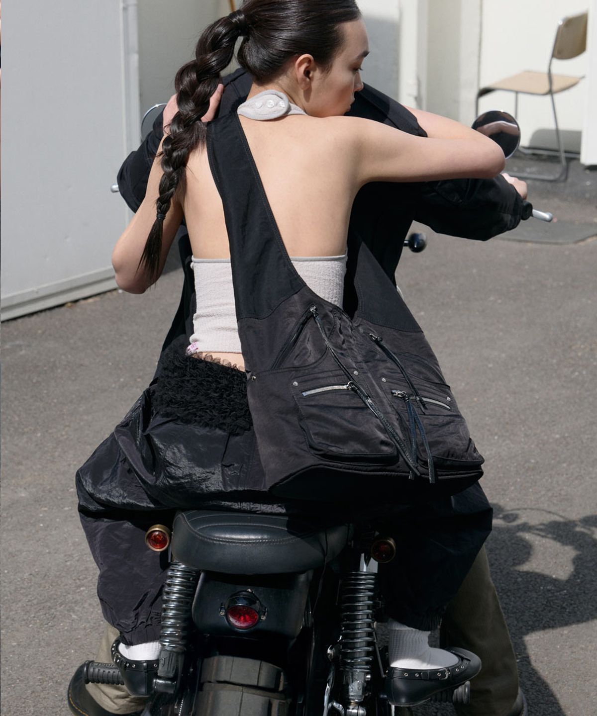 데뷔옹(DEBBYOUNG) CARGO SHOULDER BAG [BLACK]