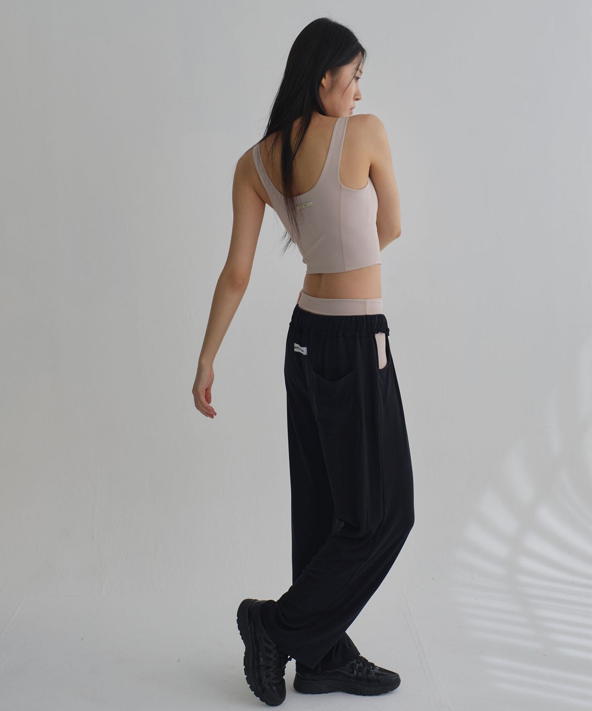 온유어오운(ONYOUROWN) EMPTY POCKET TROUSERS (BLACK)