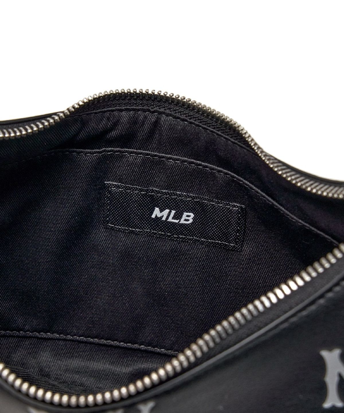 엠엘비(MLB) 클래식 모노그램 엠보 호보백 NY (Black)
