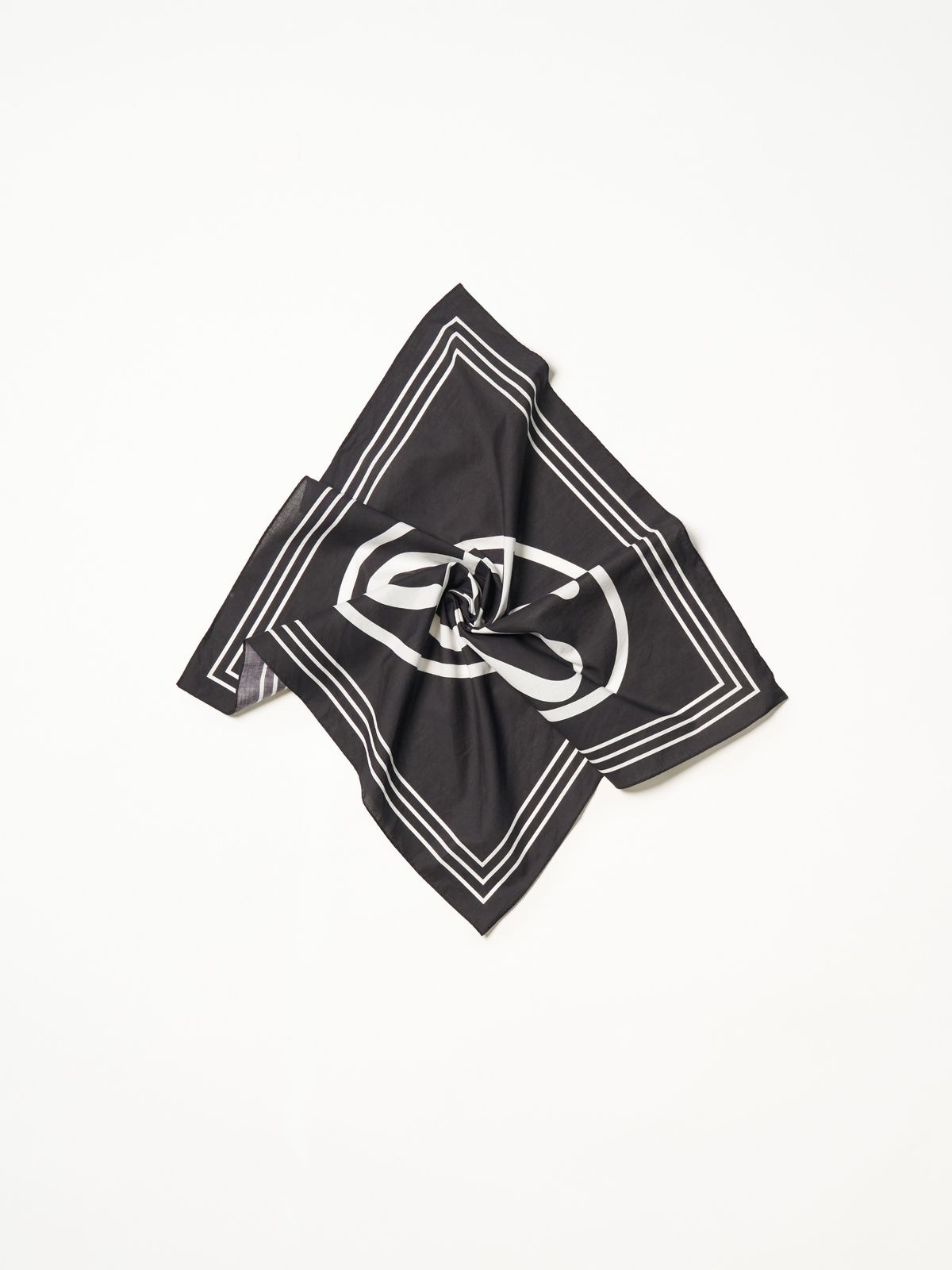 씨씨씨에스(CCCS) BLACK LOOP SCARF