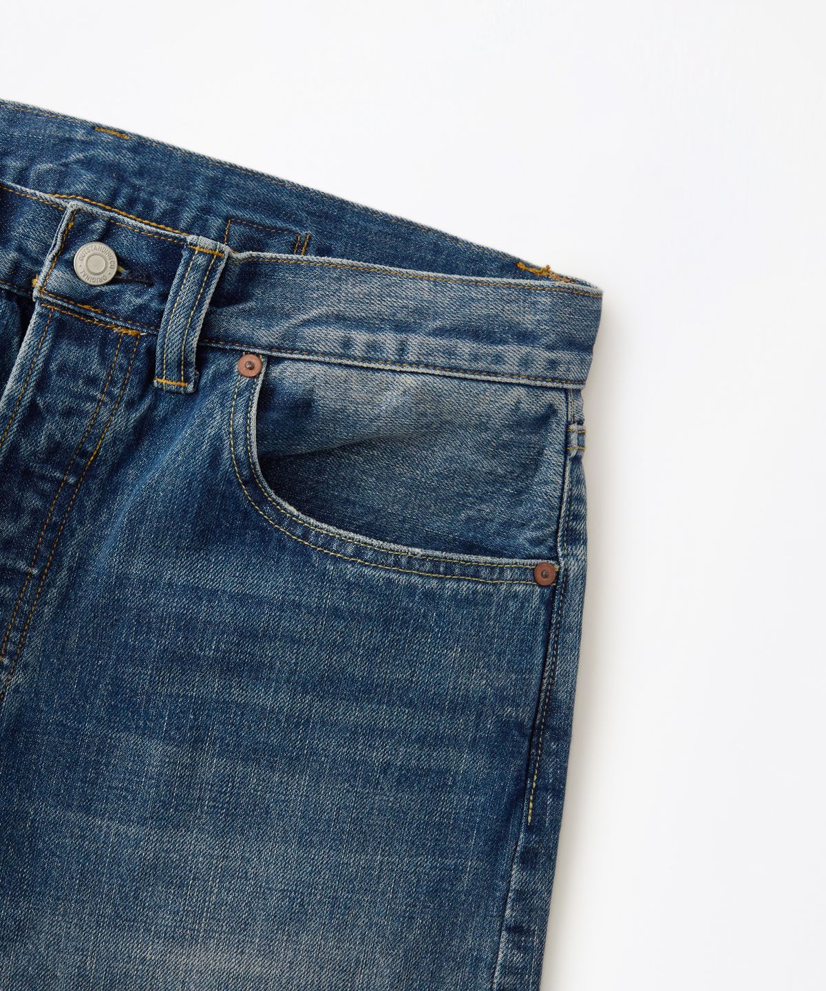 아웃스탠딩(OUTSTANDING) 30S CINCH BACK SELVEDGE WIDE PANTS_L.BLUE