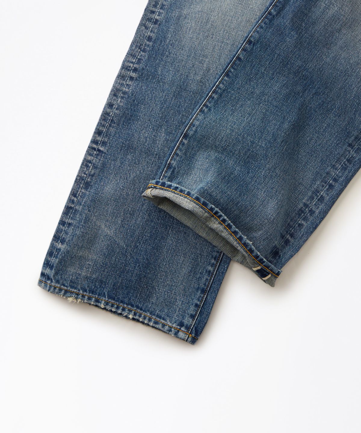 아웃스탠딩(OUTSTANDING) 30S CINCH BACK SELVEDGE WIDE PANTS_L.BLUE