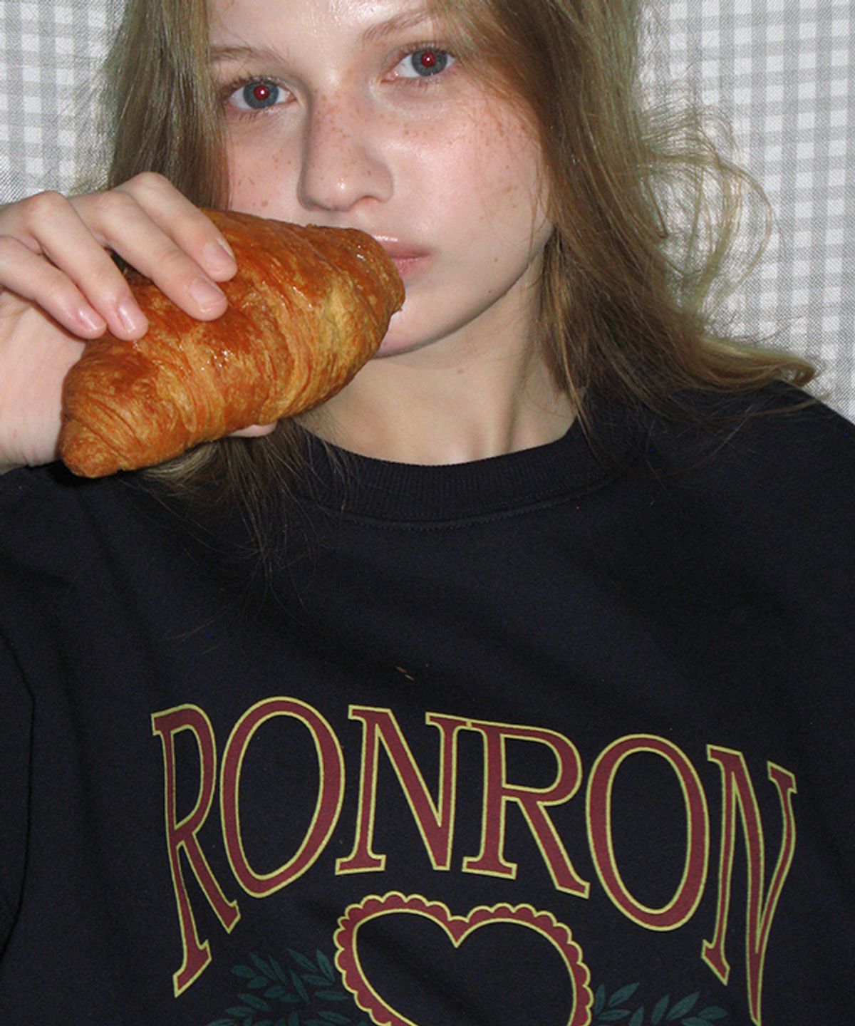 론론(RONRON) RR ARCHIVE SWEATSHIRT NAVY