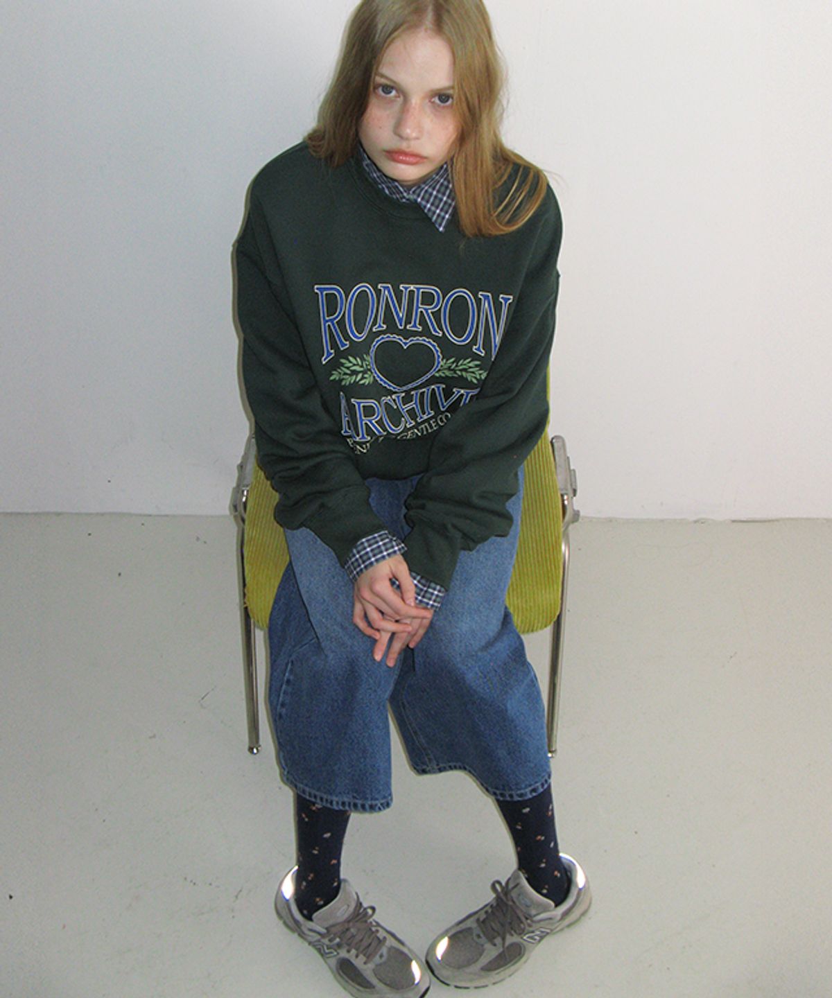론론(RONRON) RR ARCHIVE SWEATSHIRT GREEN