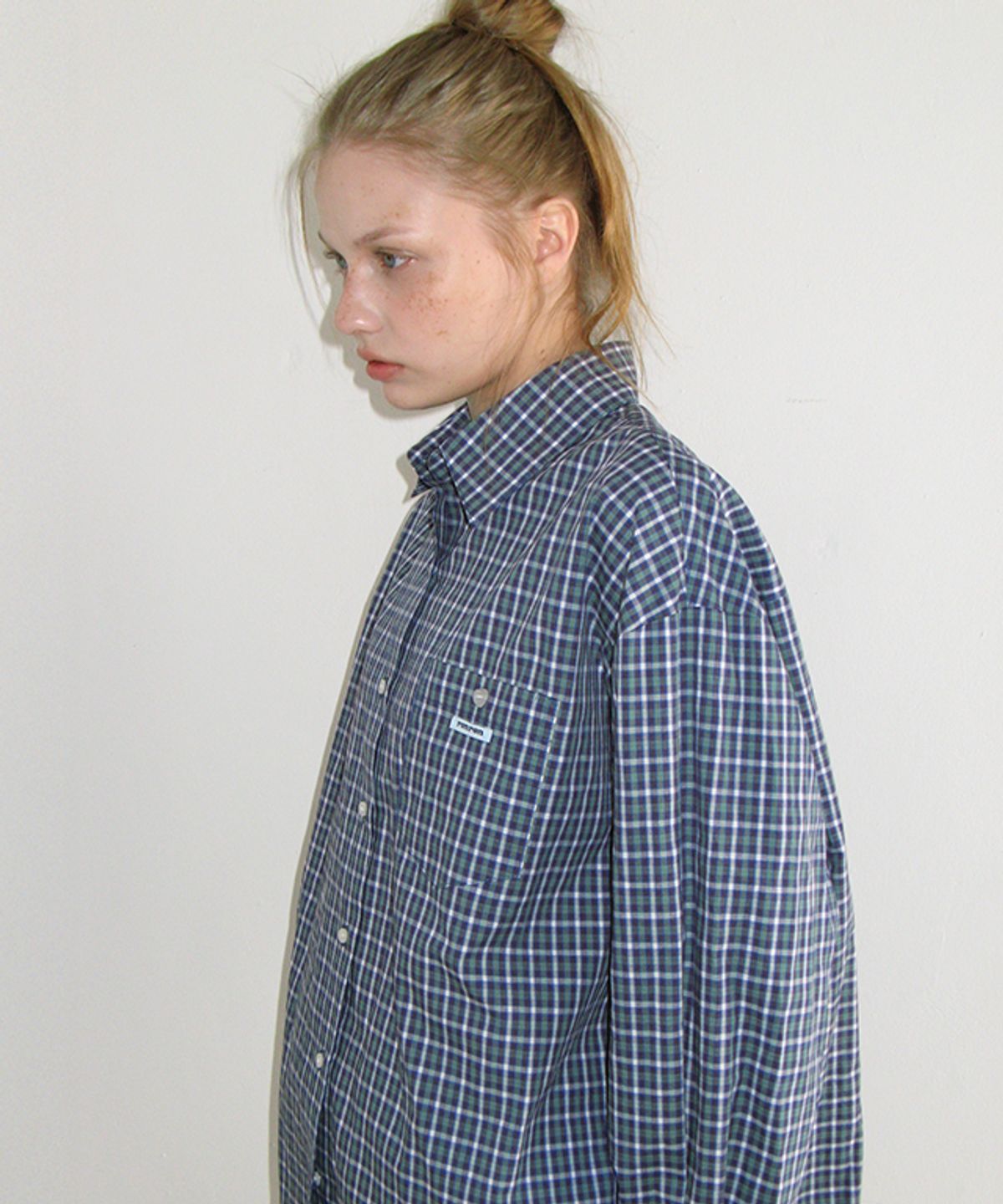 론론(RONRON) BUTTON POCKET OVERSIZED SHIRT NAVY CHECK