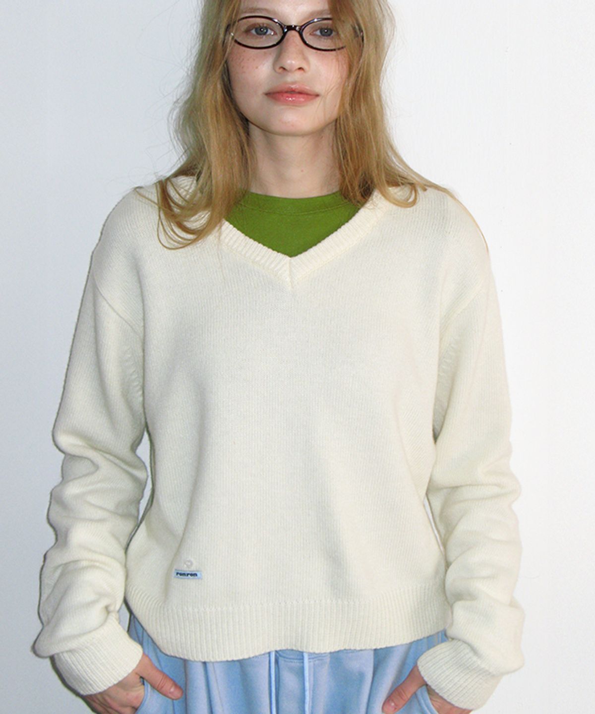 론론(RONRON) DAILY SOFT V NECK KNIT IVORY