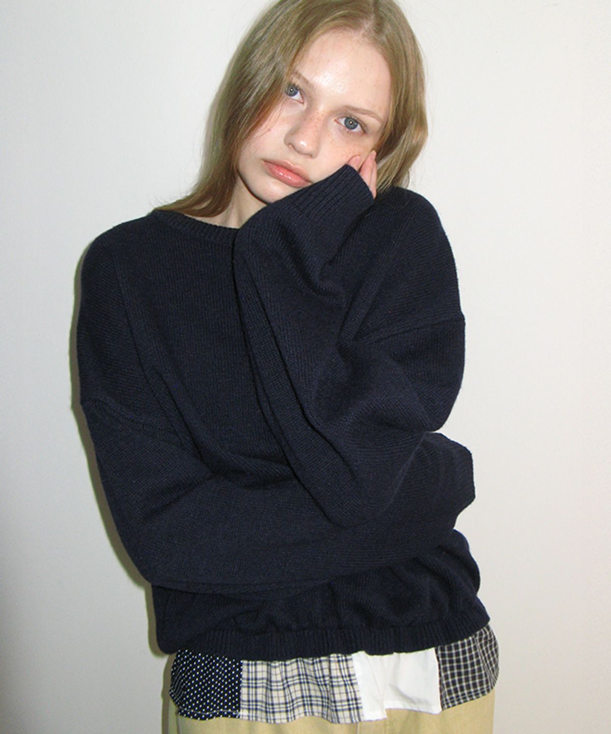론론(RONRON) PATCHWORK FRILL KNIT PULLOVER NAVY