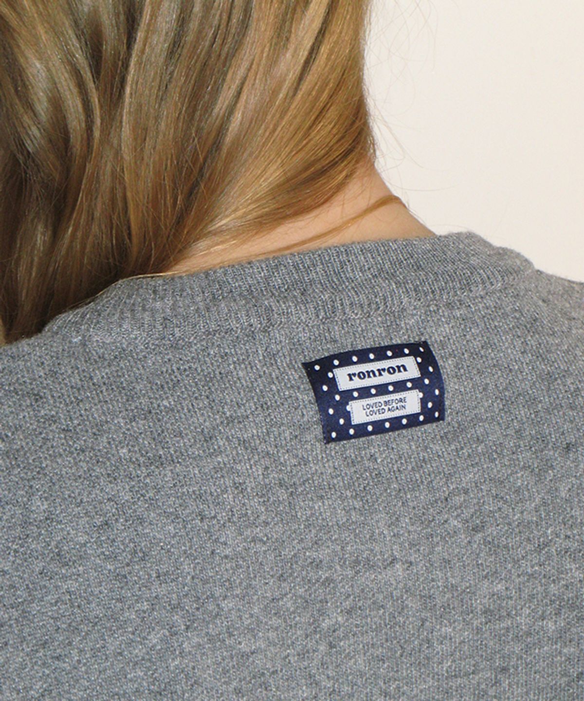 론론(RONRON) MELODY HOUSE KNIT PULLOVER GREY