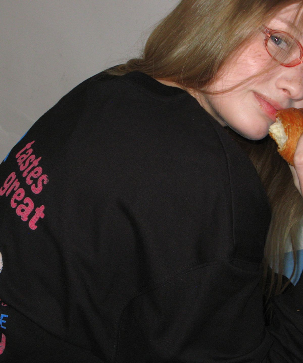 론론(RONRON) VINTAGE CROISSANT OVER FIT LONG SLEEVE BLACK