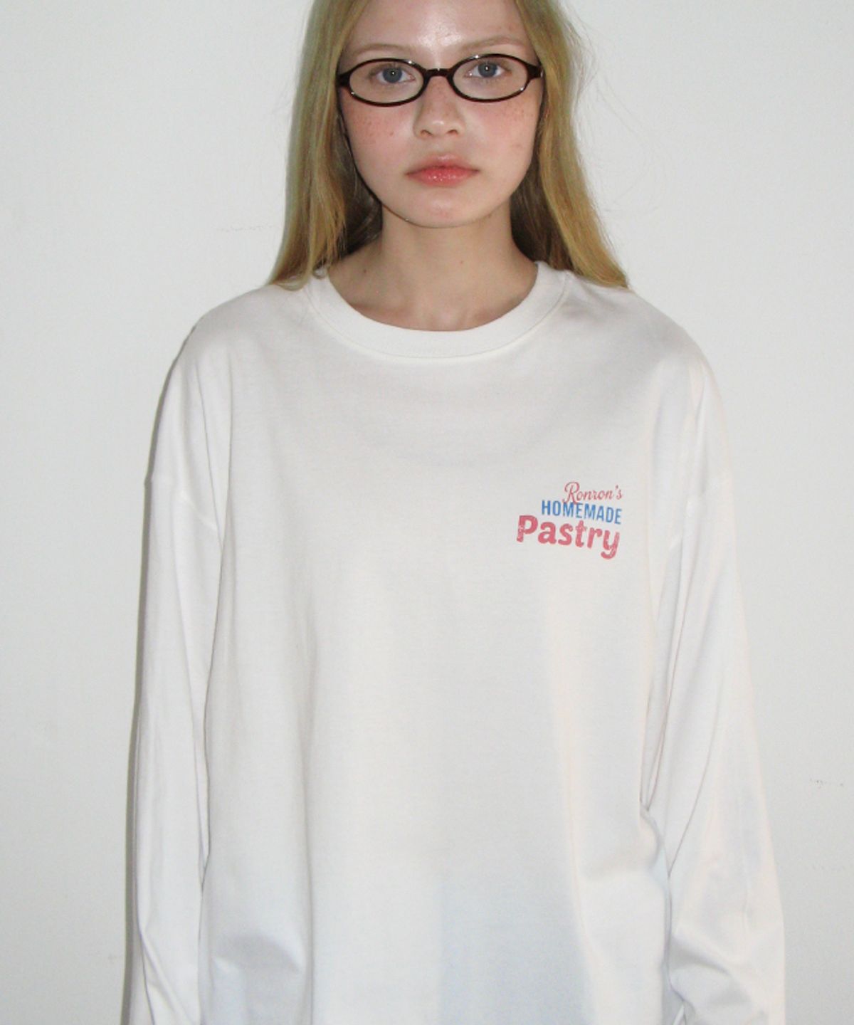 론론(RONRON) VINTAGE CROISSANT OVER FIT LONG SLEEVE WHITE