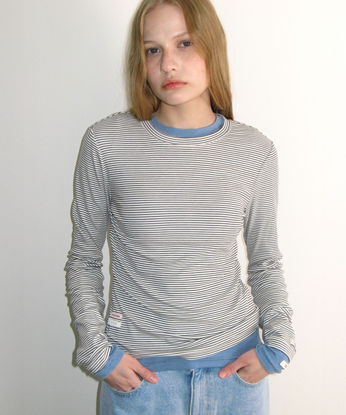 론론(RONRON) SOFT MINI LABEL LONG SLEEVE BLACK STRIPE