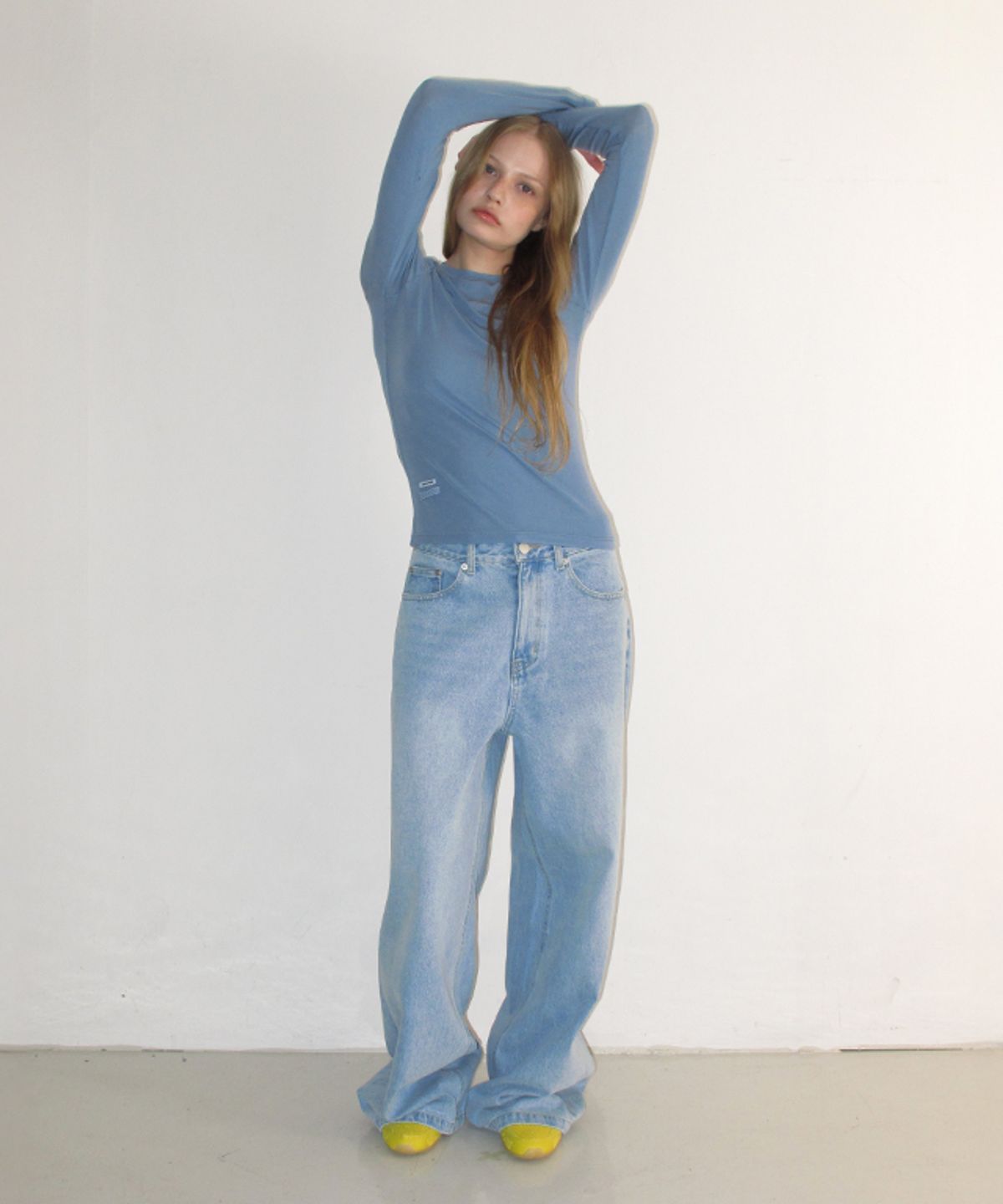 론론(RONRON) SOFT MINI LABEL LONG SLEEVE BLUE