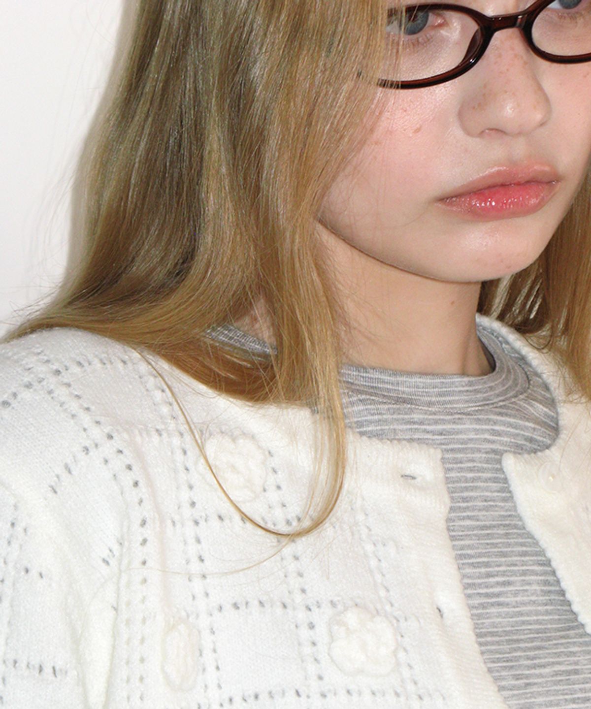 론론(RONRON) CROCHET FLOWER HANDMADE KNIT CARDIGAN IVORY
