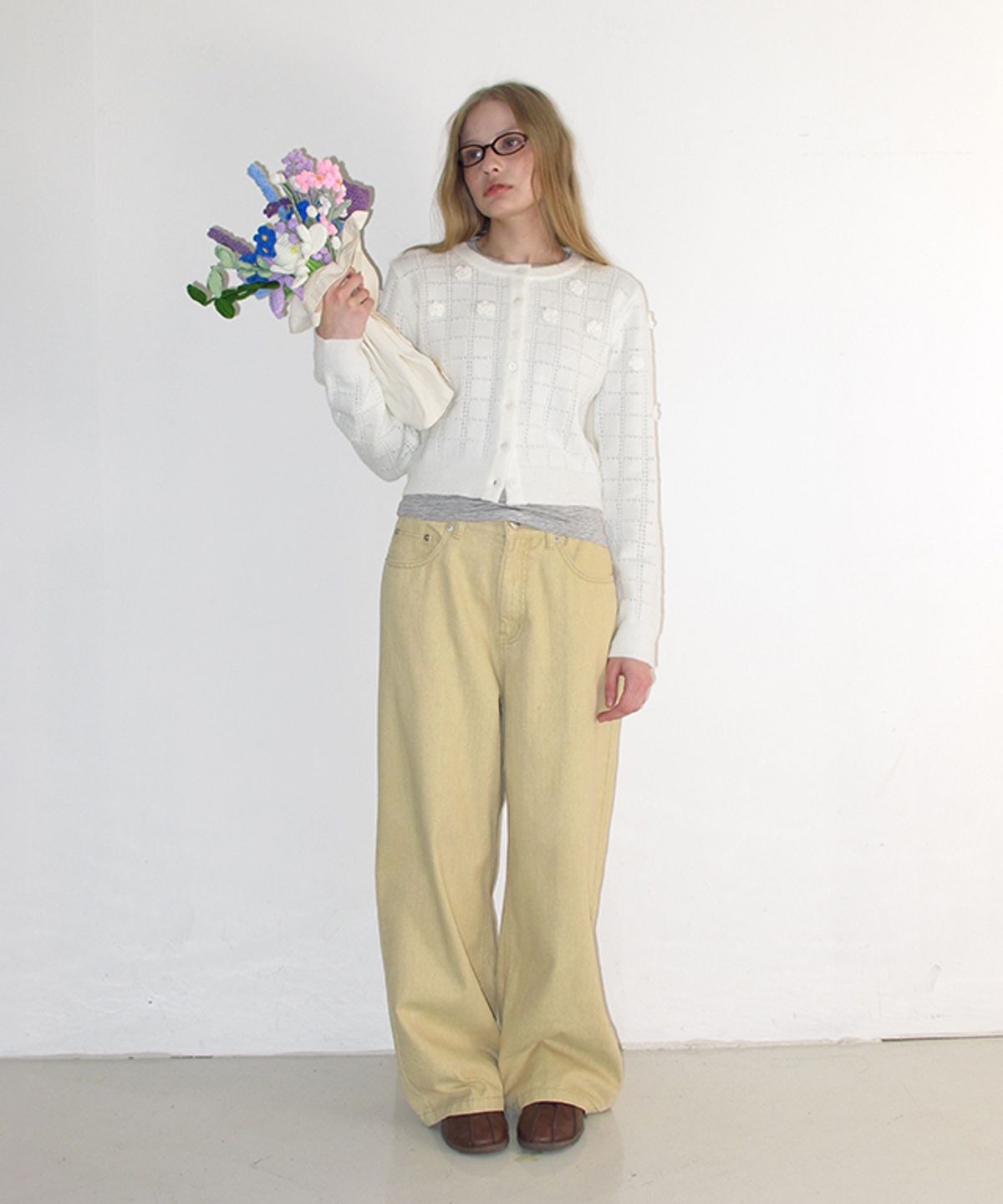 론론(RONRON) CROCHET FLOWER HANDMADE KNIT CARDIGAN IVORY