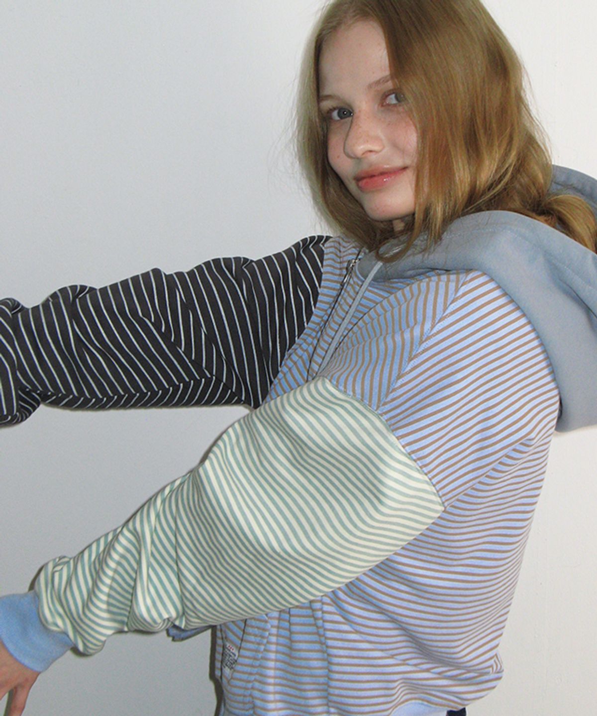 론론(RONRON) 3 MULTI STRIPE HOODIE ZIP UP BLUE
