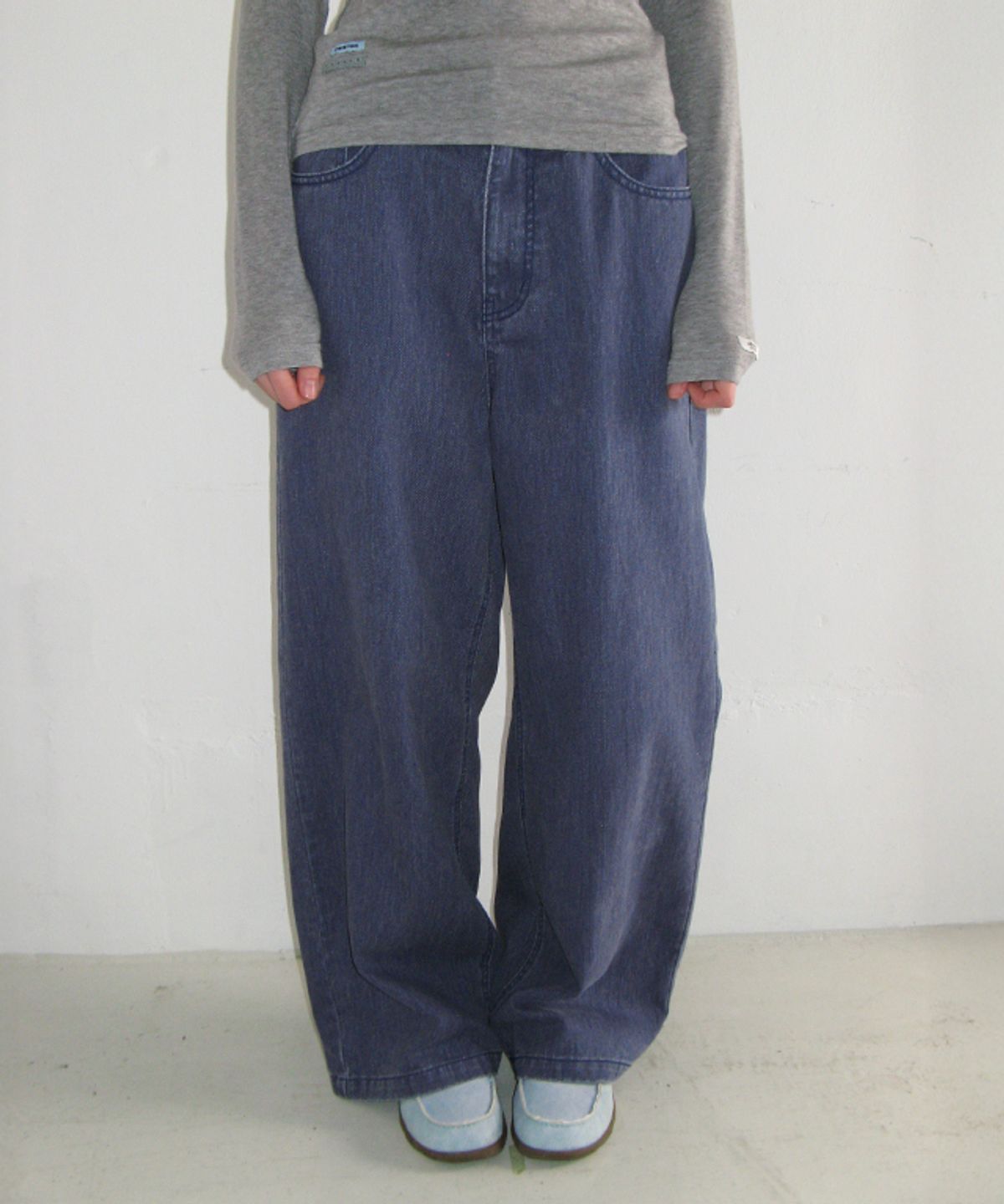 론론(RONRON) SOFT PIGMENT WIDE DENIM PANTS DEEP BLUE