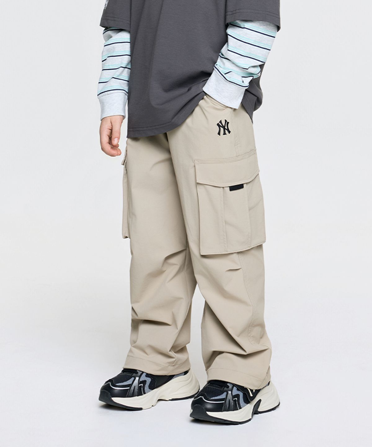 엠엘비 키즈(MLB KIDS) 아웃도어 루즈 스트레이트 카고 우븐팬츠 NY (Beige)