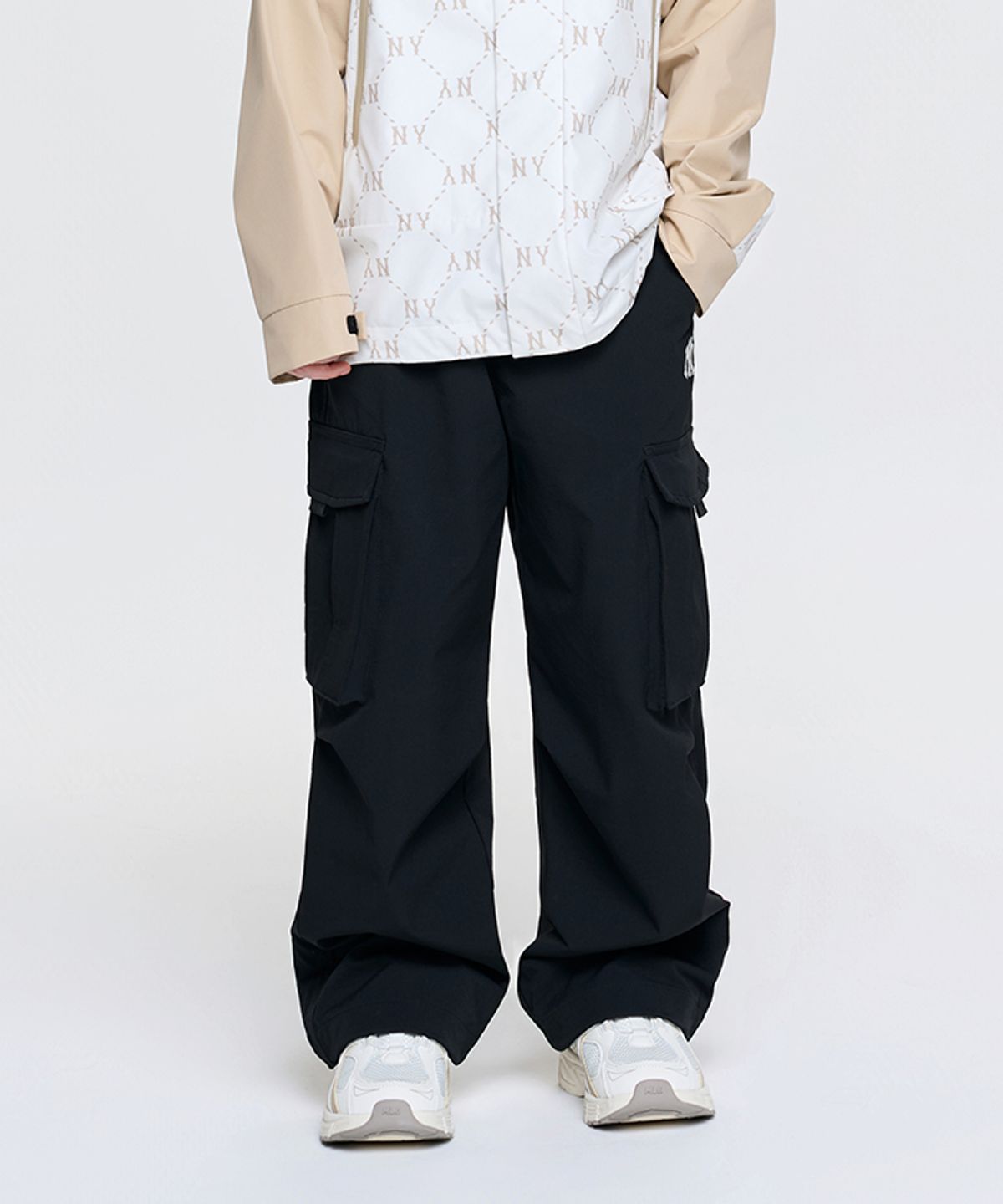 엠엘비 키즈(MLB KIDS) 아웃도어 루즈 스트레이트 카고 우븐팬츠 NY (Black)