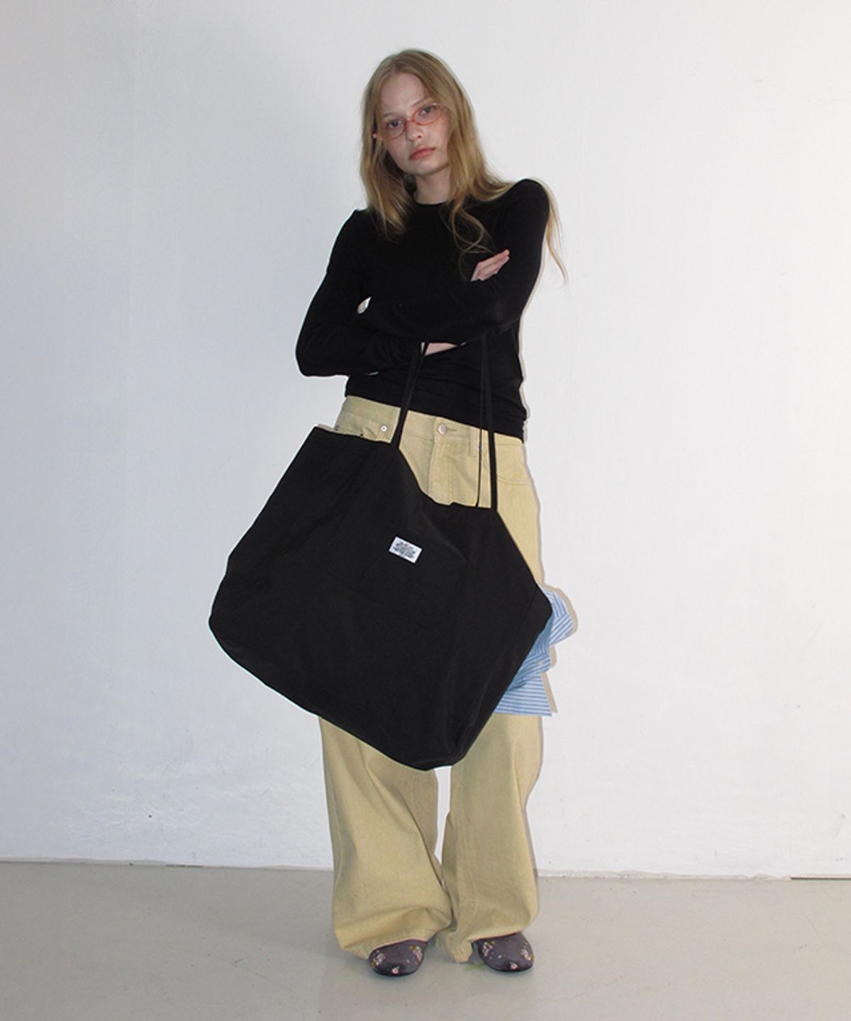 론론(RONRON) LOGO NYLON SHOPPER BLACK