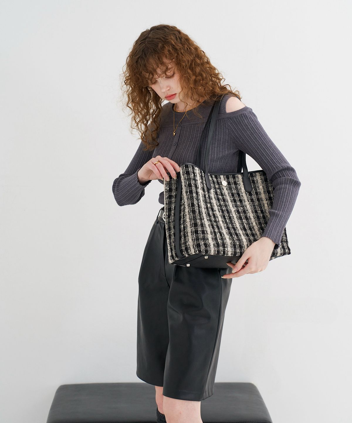 비마이사이드(BMYSIDE) 퍼스트 퀸 백 First Queen Bag (Black)