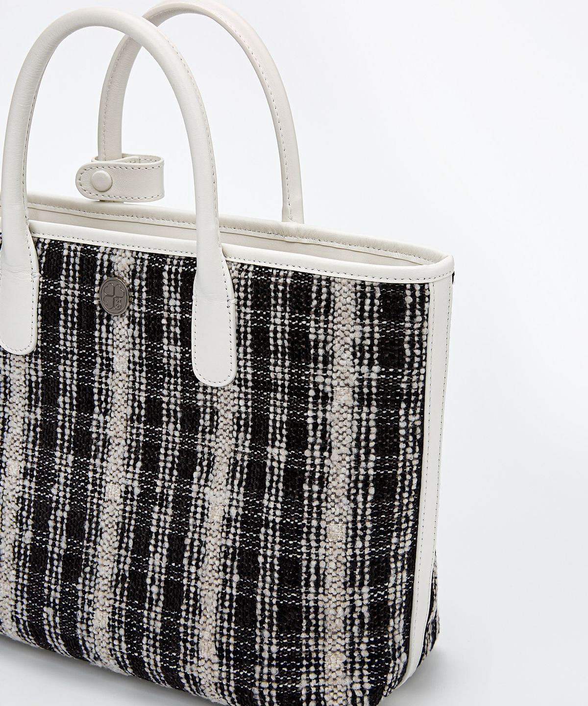 비마이사이드(BMYSIDE) 레지나 토트백 Regina Tote Bag (White)