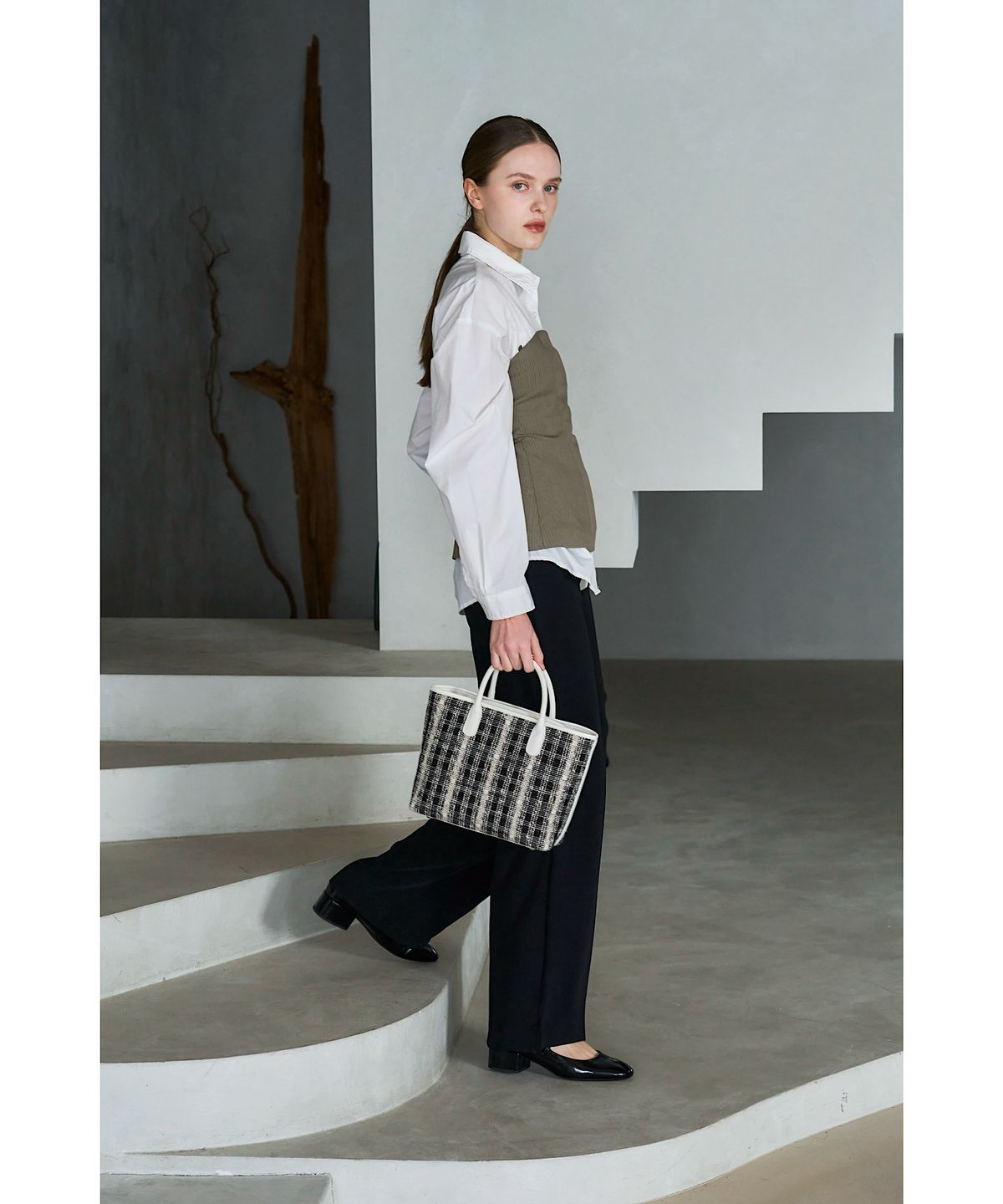 비마이사이드(BMYSIDE) 레지나 토트백 Regina Tote Bag (White)