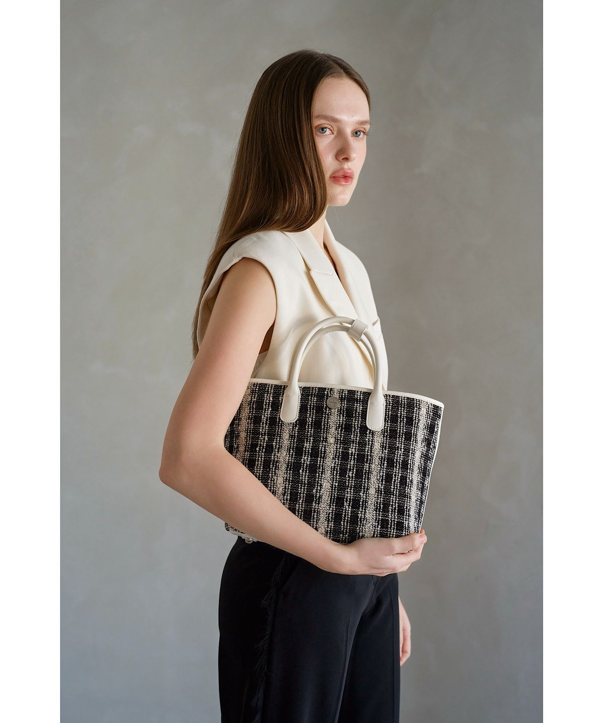 비마이사이드(BMYSIDE) 레지나 토트백 Regina Tote Bag (White)