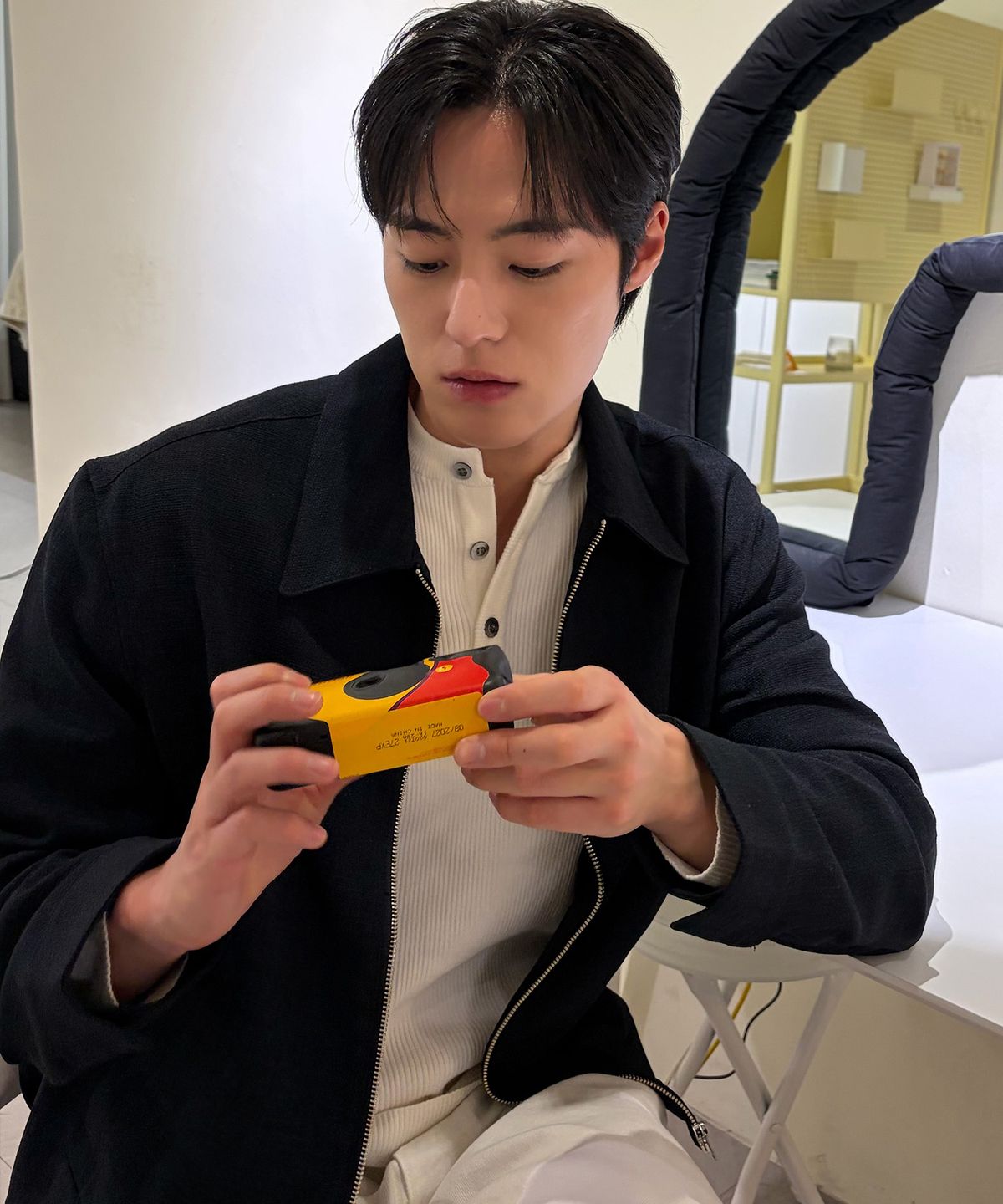 마인드브릿지(MINDBRIDGE) 조직 변형 레귤러핏 블루종